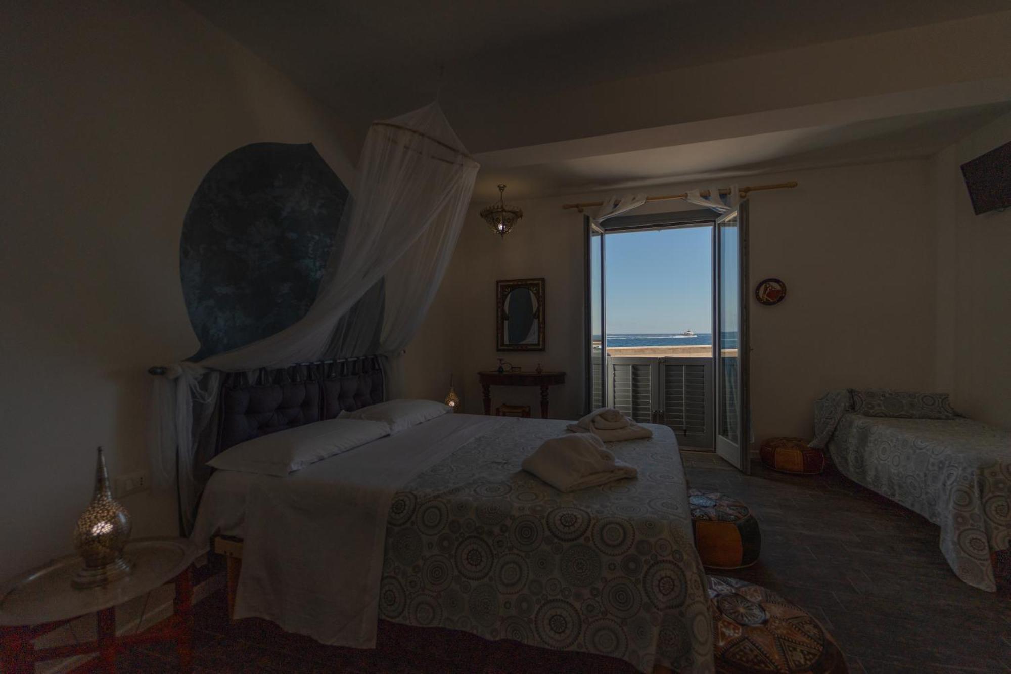 فندق Ajamola فافينانا المظهر الخارجي الصورة